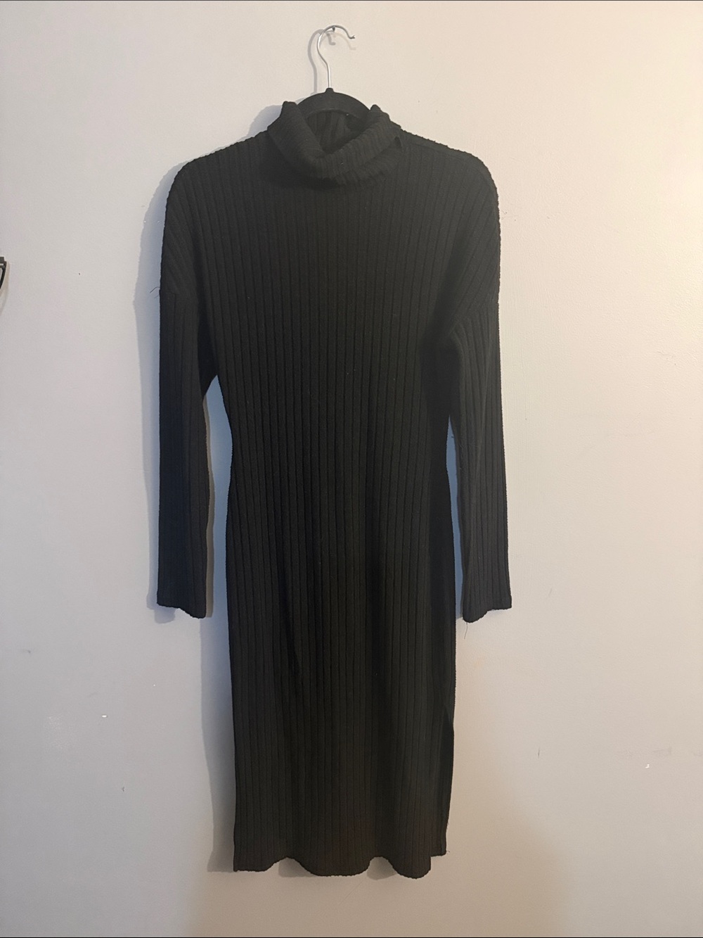 Classic Black Ribbed Turtleneck Long-Sleeve Dress